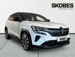 Vit Begagnad 2025 Renault Austral Techno SUV | 409 900 kr