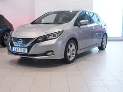 Grå/silver Begagnad 2021 Nissan Leaf N-Connecta Halvkombi | 168 800 kr (Marknadspris)