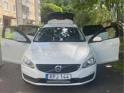 Vit Begagnad 2017 Volvo V60 Kinetic Kombi | 160 000 kr (Marknadspris)