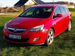 Röd Begagnad 2011 Opel Astra Enjoy Kombi | 29 500 kr (Bra pris)