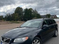 Grå Begagnad 2011 Volvo V70 Momentum Kombi | 42 000 kr (Marknadspris)