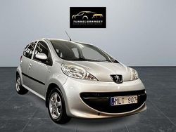 Grå Begagnad 2007 Peugeot 107 Halvkombi | 25 900 kr (Marknadspris)