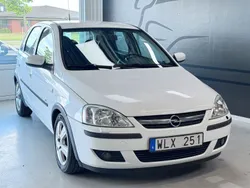 Vit Begagnad 2004 Opel Corsa Halvkombi | 24 900 kr
