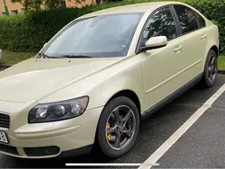Grön Begagnad 2004 Volvo S40 Sedan | 36 800 kr (Marknadspris)