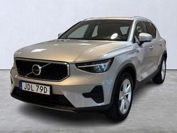 Silver Begagnad 2023 Volvo XC40 Core SUV | 349 900 kr (Marknadspris)