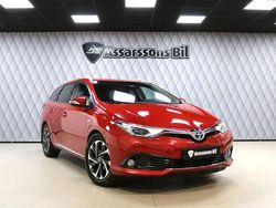 Mörkröd Begagnad 2015 Toyota Auris Touring Sports Active Kombi | 139 900 kr (Marknadspris)