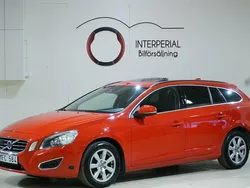 Röd Begagnad 2011 Volvo V60 Summum Kombi | 148 900 kr (Lite dyr)