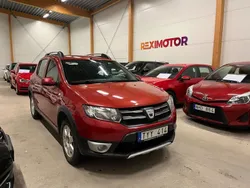 Röd Begagnad 2013 Dacia Sandero Stepway Halvkombi | 39 900 kr (Marknadspris)