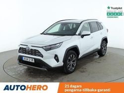 Vit Begagnad 2023 Toyota RAV4 Hybrid Executive SUV | 436 000 kr (Bra pris)