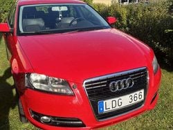 Röd Begagnad 2011 Audi A3 Sportback Comfort Halvkombi | 75 000 kr (Marknadspris)