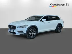 Vit Begagnad 2021 Volvo V90 CC Momentum Kombi | 374 500 kr (Marknadspris)