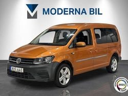 Orange Begagnad 2016 VW Caddy Maxi Life Life Minibuss | 114 900 kr (Marknadspris)