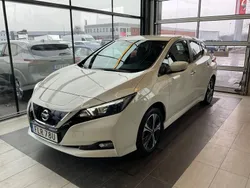 Vit Begagnad 2021 Nissan Leaf Acenta Halvkombi | 229 000 kr (Dyr)