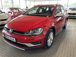 Röd Begagnad 2015 VW Golf Alltrack Kombi | 155 900 kr (Marknadspris)