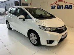 Vit Begagnad 2016 Honda Jazz Halvkombi | 104 900 kr (Marknadspris)
