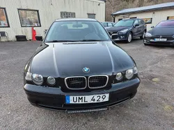 Svart Begagnad 2003 BMW 318 Halvkombi | 29 500 kr