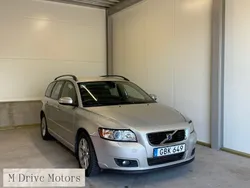 Ljusgrå Begagnad 2007 Volvo V50 Momentum Kombi | 34 900 kr (Marknadspris)