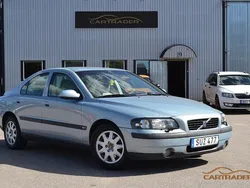 Ljusblå (blå) Begagnad 2001 Volvo S60 Sedan | 39 900 kr (Lite dyr)