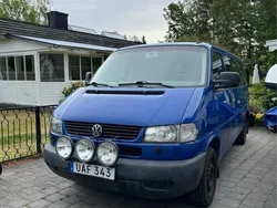 Blå Begagnad 2003 VW Caravelle Minibuss | 65 000 kr