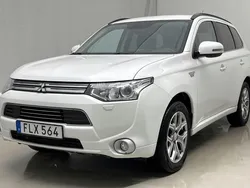 Vit Begagnad 2014 Mitsubishi Outlander SUV | 114 000 kr