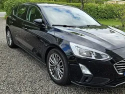 Svart Begagnad 2018 Ford Focus Titanium Halvkombi | 129 000 kr (Superpris)