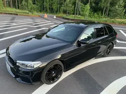 Svart Begagnad 2019 BMW 520 M Sport Kombi | 329 000 kr (Marknadspris)