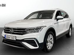 Vit (pure white) Begagnad 2023 VW Tiguan Allspace Life SUV | 374 900 kr (Marknadspris)