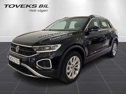 Svart (deep black pearl) Begagnad 2025 VW T-Roc Life SUV | 360 000 kr (Dyr)