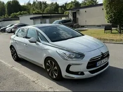 Vit Begagnad 2014 Citroën DS5 Halvkombi | 110 000 kr