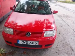 Röd Begagnad 2001 VW Polo Basis Halvkombi | 14 900 kr