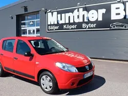 Röd Begagnad 2011 Dacia Sandero Halvkombi | 24 900 kr