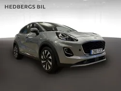 Grå Begagnad 2022 Ford Puma Titanium SUV | 199 500 kr (Marknadspris)