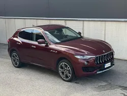 Röd Begagnad 2017 Maserati Levante SUV | 369 000 kr
