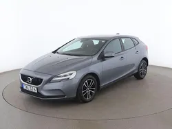 Grå Begagnad 2018 Volvo V40 Momentum Kombi | 184 000 kr (Marknadspris)