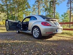 Silver Begagnad 2015 VW Beetle Halvkombi | 119 500 kr (Marknadspris)