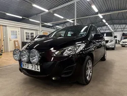 Brun Begagnad 2013 Mazda 2 Halvkombi | 79 900 kr (Marknadspris)