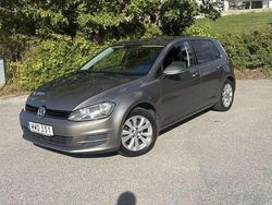 Grå Begagnad 2015 VW Golf VII Halvkombi | 74 999 kr (Lite dyr)