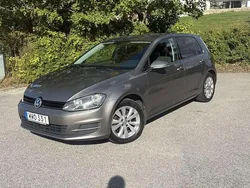 Grå Begagnad 2015 VW Golf VII Halvkombi | 74 999 kr (Lite dyr)