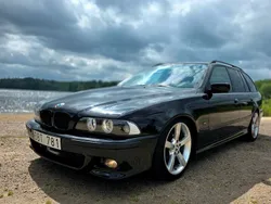 Svart Begagnad 1999 BMW 528 M Sport Kombi | 69 000 kr