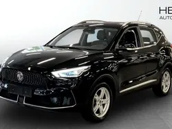Svart (black) Begagnad 2021 MG ZS Luxury Sedan | 254 900 kr (Superpris)
