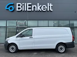 Vit Begagnad 2023 Mercedes e-Vito Minibuss | 329 900 kr