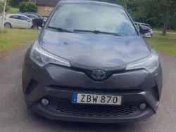 Grå Begagnad 2018 Toyota C-HR Style SUV | 180 000 kr (Dyr)
