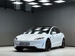 Vit Begagnad 2024 Tesla Model 3 Performance Sedan | 589 900 kr