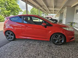 Röd Begagnad 2016 Ford Fiesta ST Halvkombi | 86 000 kr (Lite dyr)