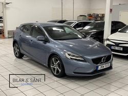 Blå Begagnad 2016 Volvo V40 Momentum Kombi | 129 900 kr (Marknadspris)