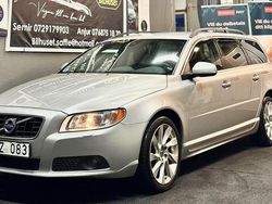 Ljusgrå Begagnad 2012 Volvo V70 Momentum Kombi | 79 900 kr (Marknadspris)