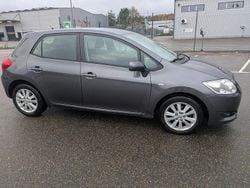 Grå Begagnad 2007 Toyota Auris Halvkombi | 60 000 kr (Marknadspris)