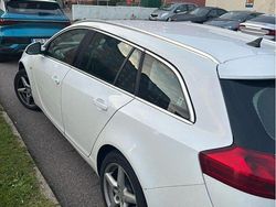 Vit Begagnad 2011 Opel Insignia Edition Kombi | 30 000 kr
