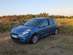 Blå Begagnad 2011 Renault Clio II Halvkombi | 40 000 kr (Marknadspris)