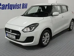 Vit metallic Begagnad 2020 Suzuki Swift Halvkombi | 125 000 kr (Marknadspris)